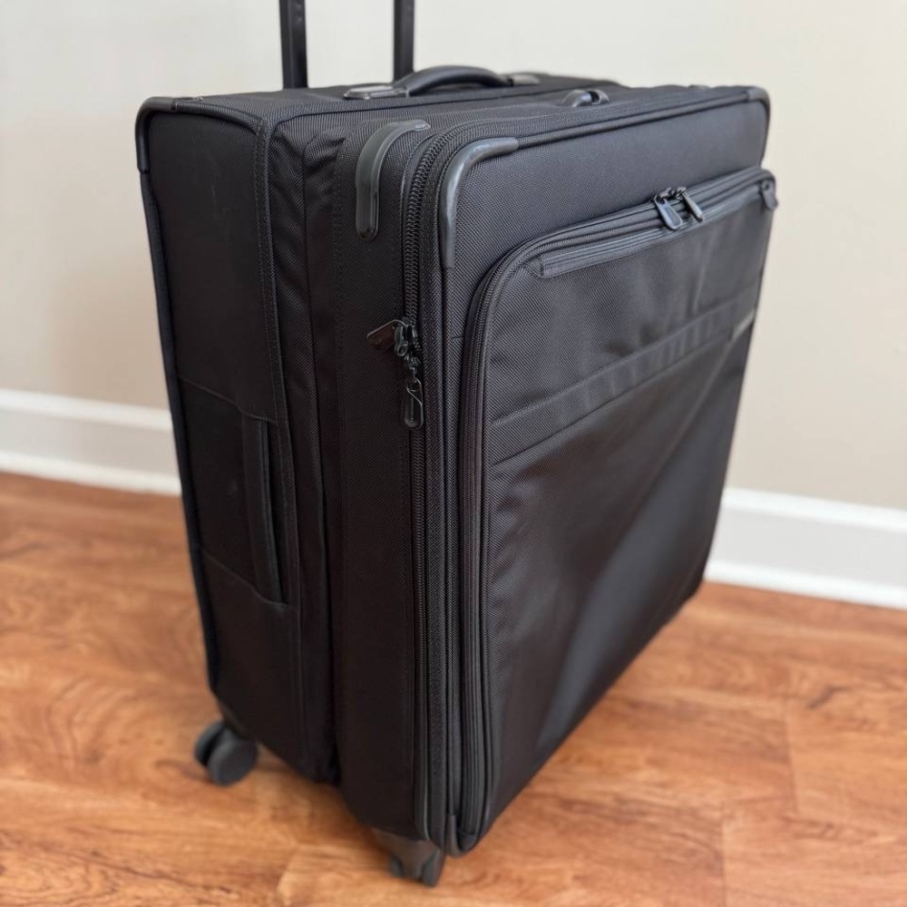 Briggs&Riley large suitcase, baggage, black and blue